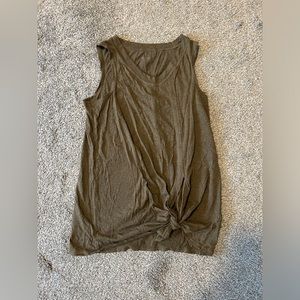 Garnet Hill Knotted Tank in Camo Green Size XS